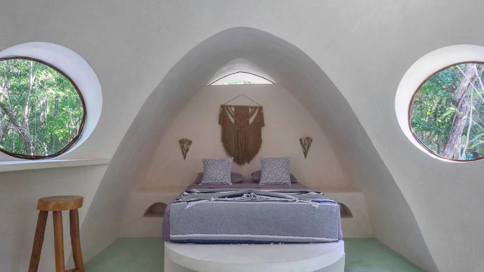 Unique Jungle Dome 2 Queen Beds Messico